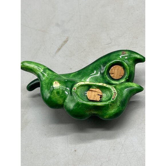 vintage peas in a pod salt pepper shaker green 4" made in Japan vegetable READ - Picture 7 of 7